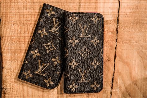 louis vuitton iphone box|louis vuitton iphone folio.